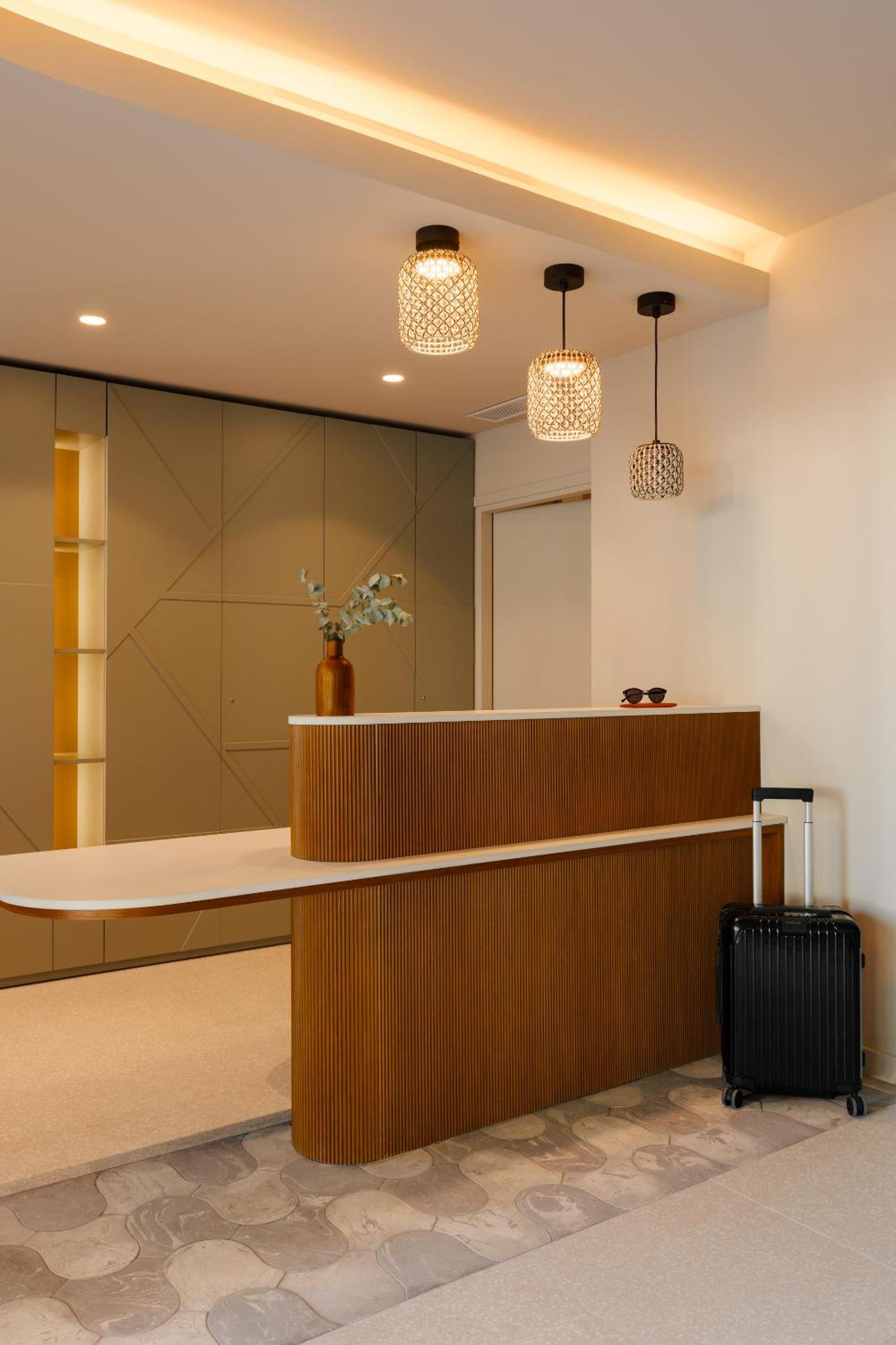 Hotel Yelo Promenade Powered By Sonder