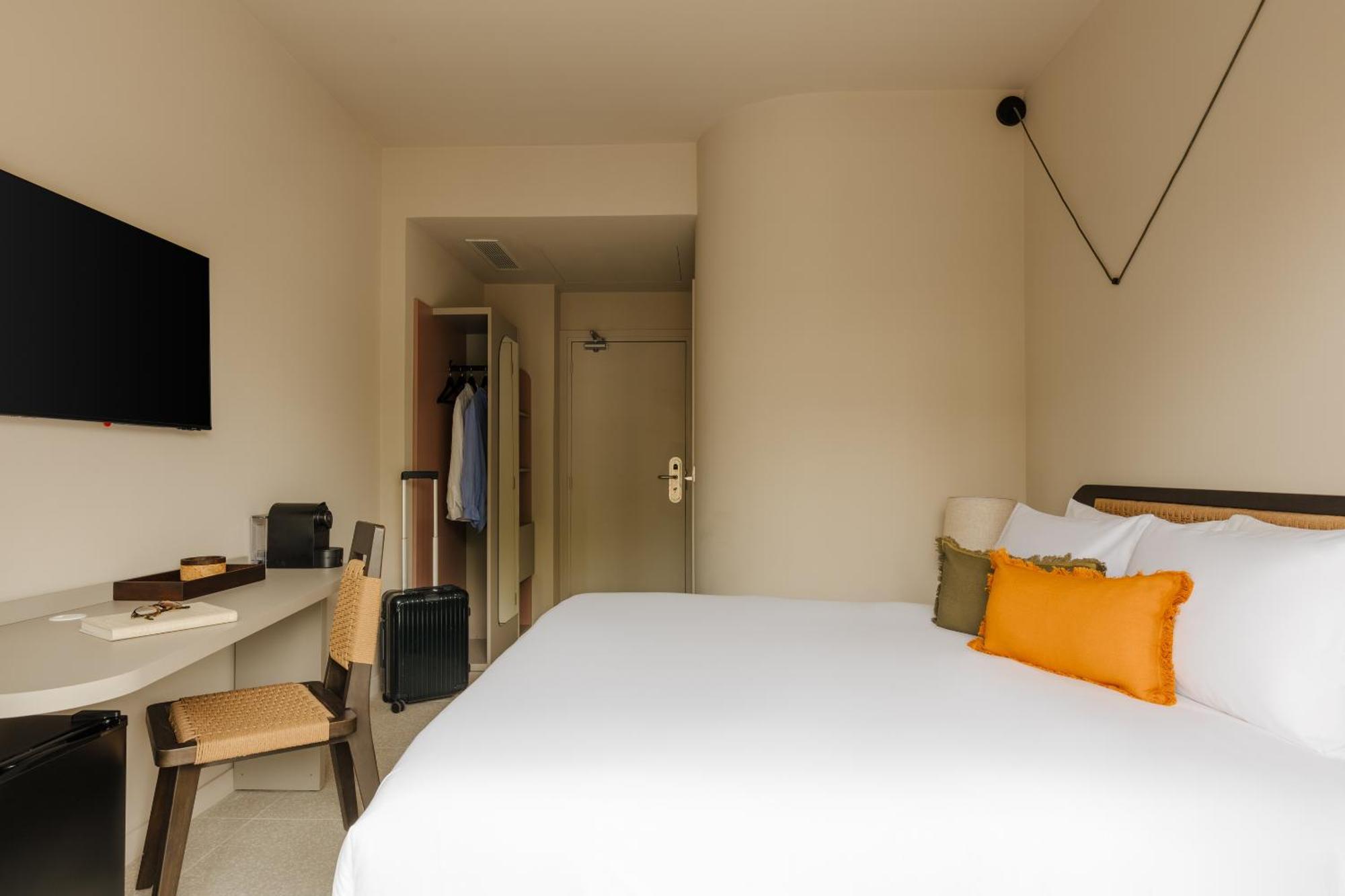 Yelo Promenade Powered By Sonder Hotel Nice